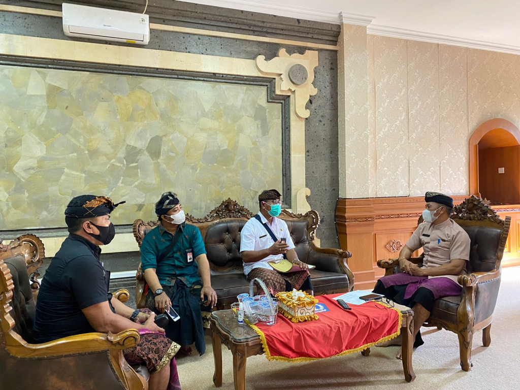 Koordinasi Pemberitahuan Tunggakan Pajak dari  UPTD Pelayanan Pajak dan Retribusi Kabupaten Badung, di Desa Petang